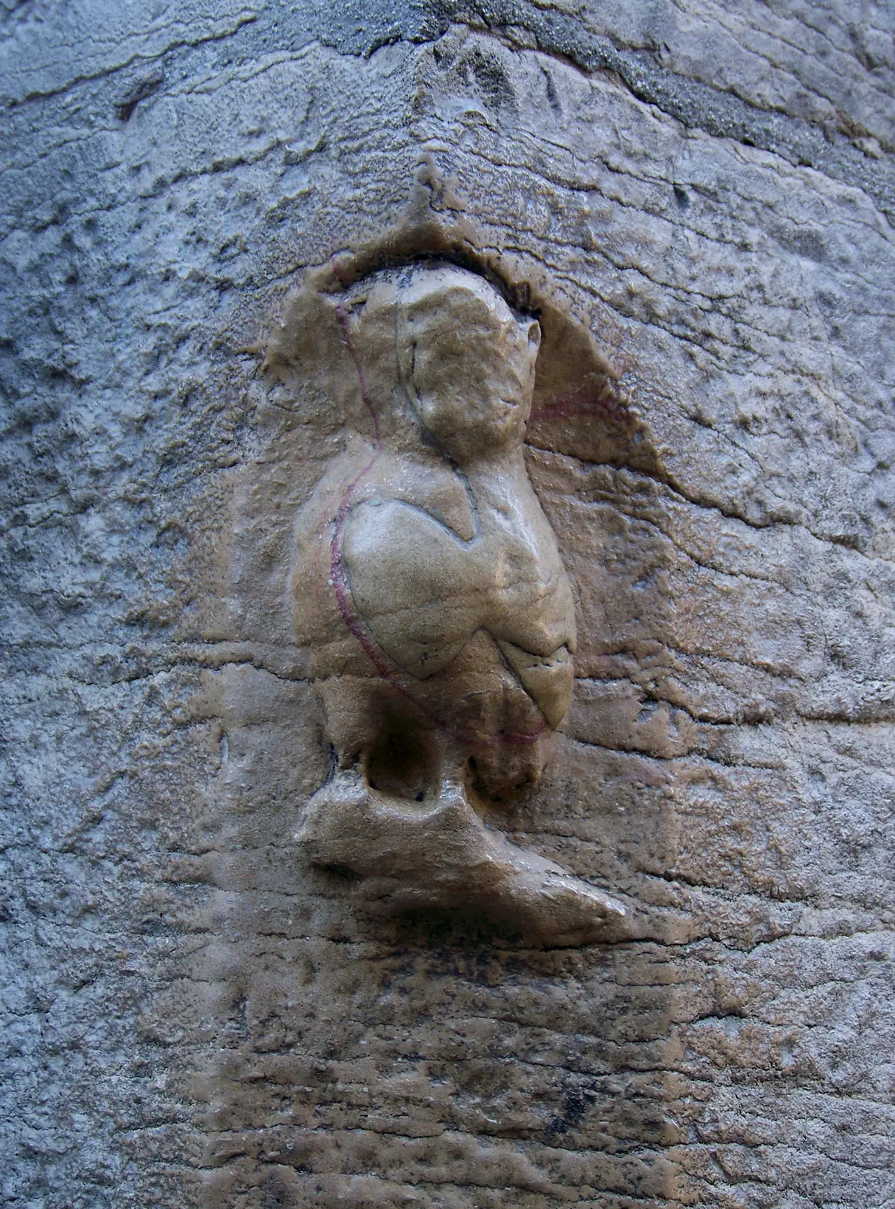 Chouette sculptée de l'église Notre-Dame, symbole du parcours de la Chouette à Dijon