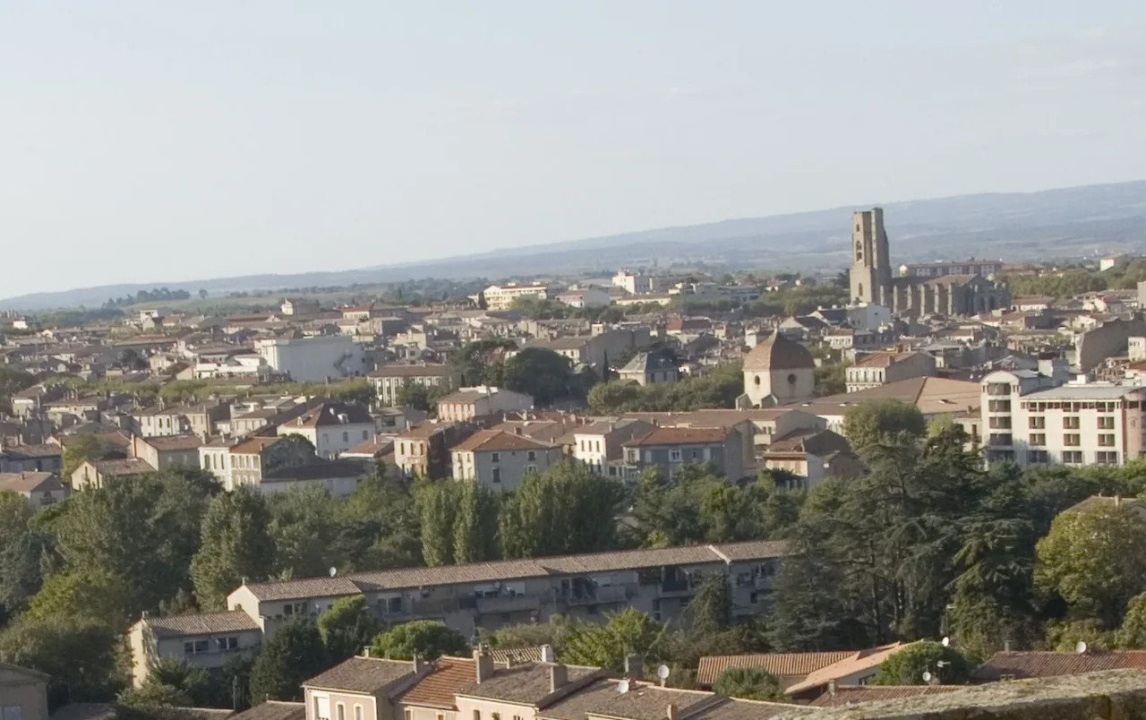 Vue depuis la cité de Carcassonne vers la Bastide Saint-Louis