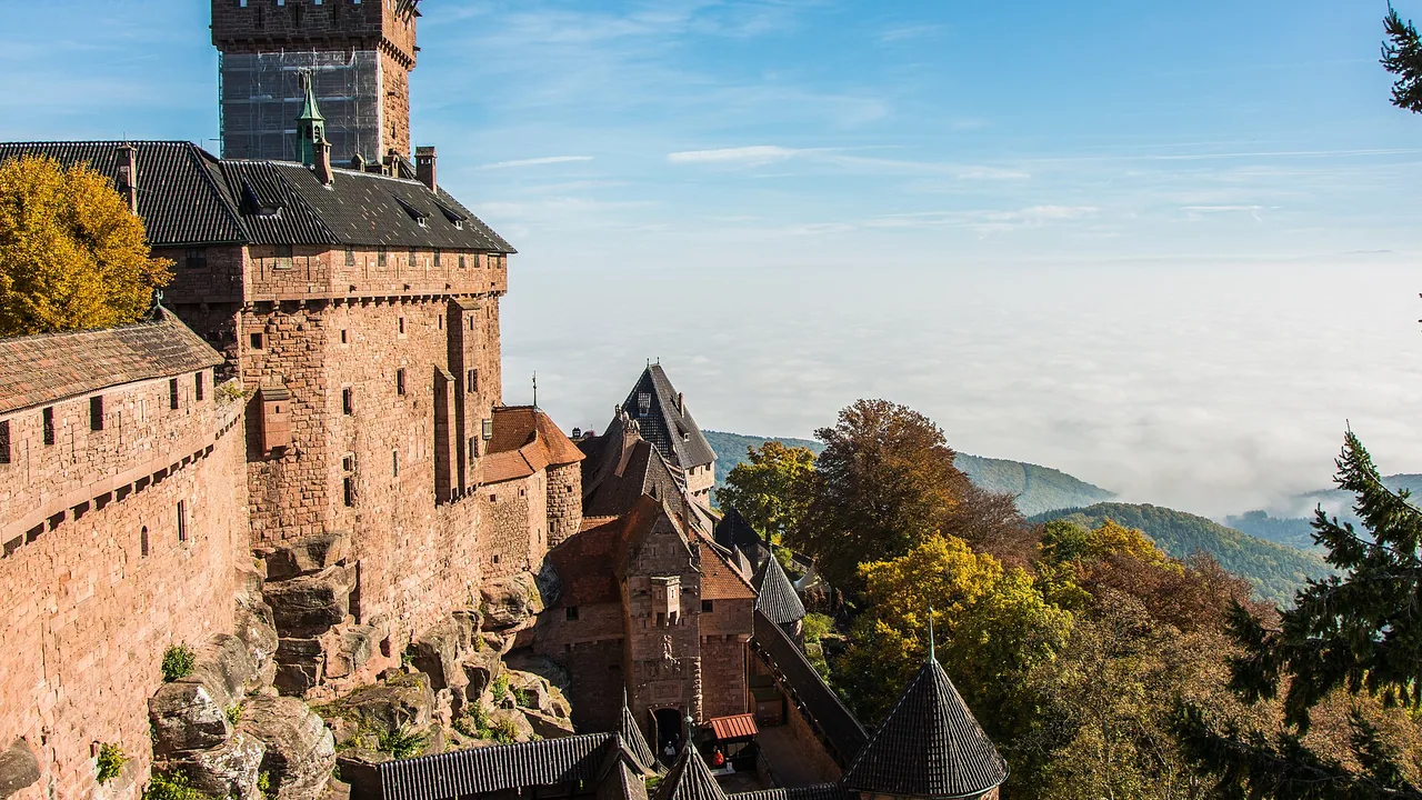 Le château du Haut-Koenigsbourg vu depuis l'extérieur