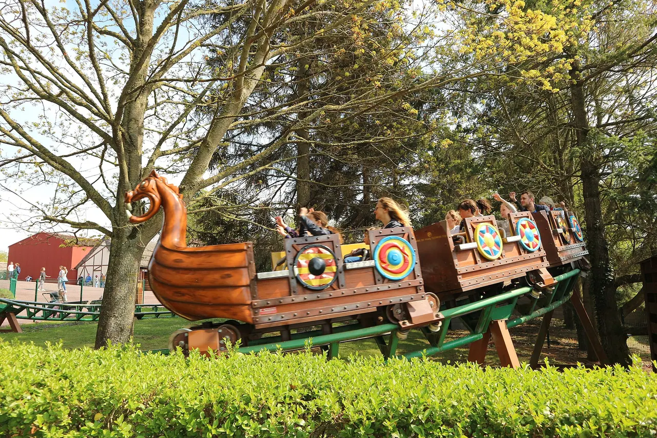 L'attraction Drakkar Express à Festyland