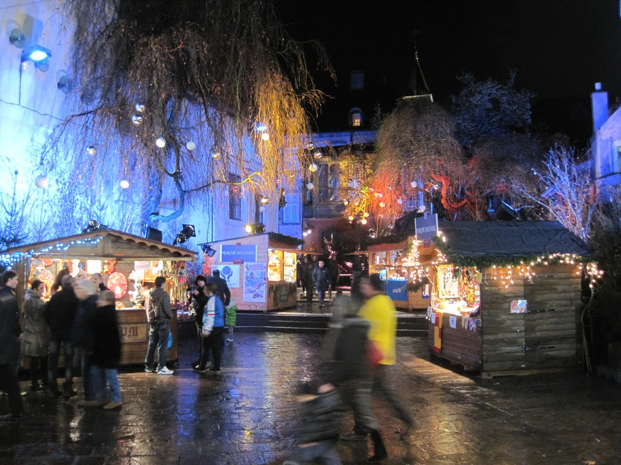 Allées du marché de Noël de Montbéliard