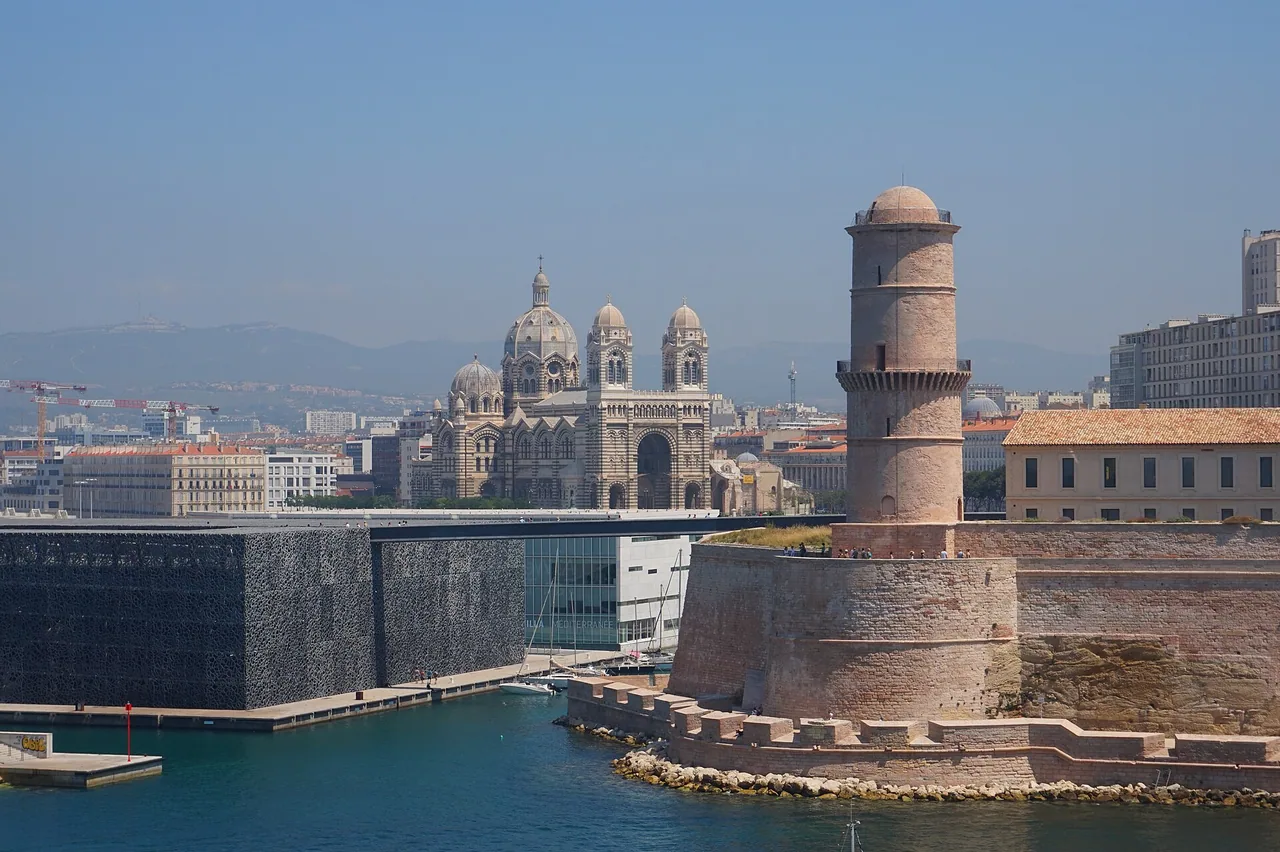 Le Mucem, le fort Saint-Jean et la cathédrale de la Major à Marseille