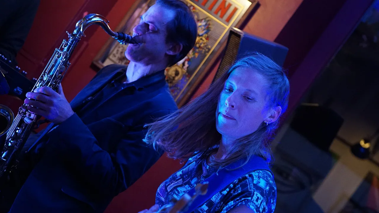Musiciens du groupe East Aces sur scène lors de Nancy Jazz Pulsations en 2021