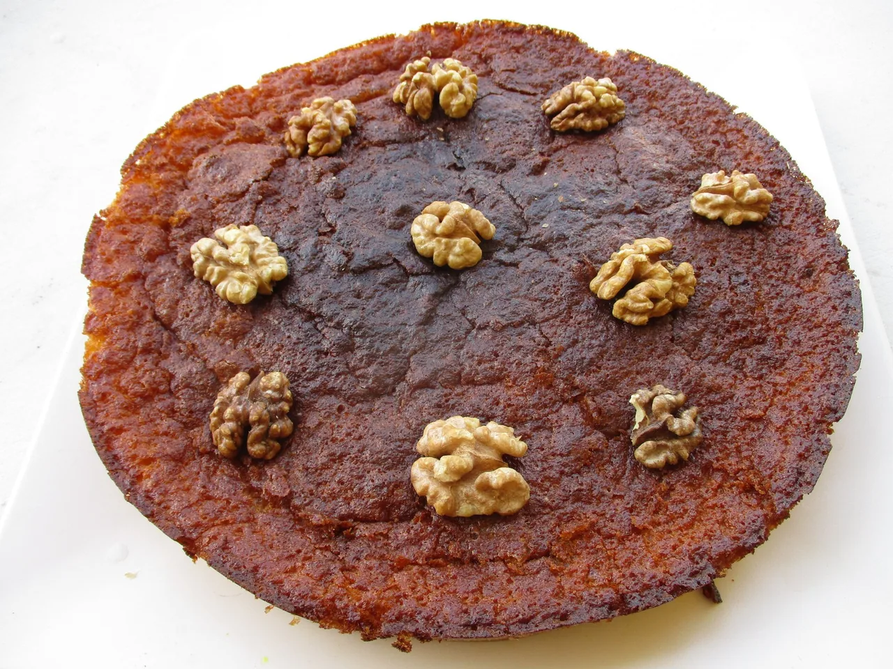 Gâteau préparé avec des noix de Grenoble