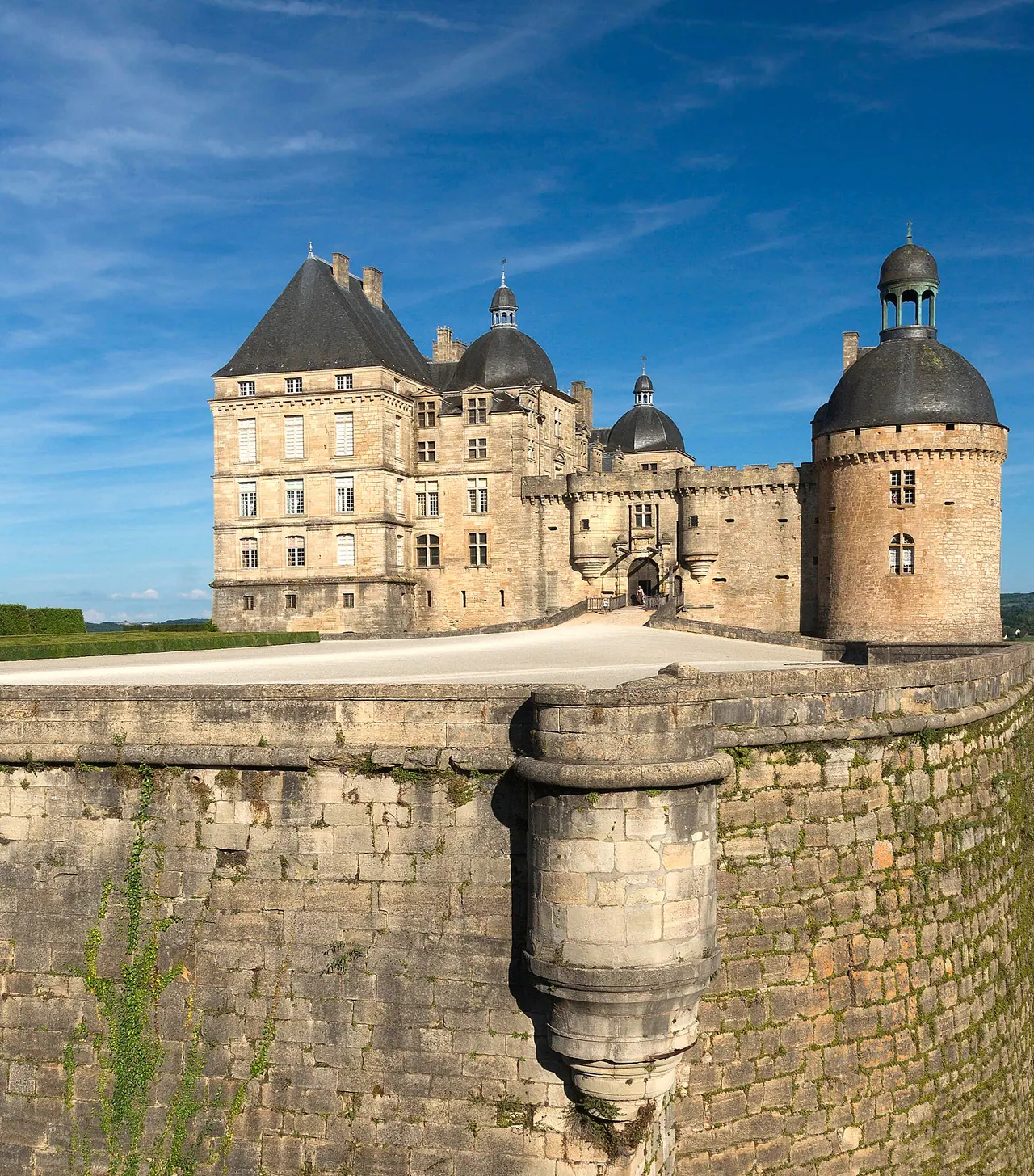 Le château de Hautefort en Dordogne