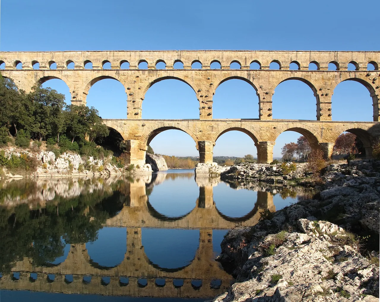 Le Gardon au pied du Pont du Gard