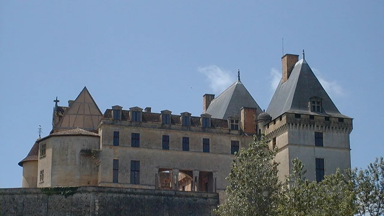 Vue du Château de Biron en Dordogne