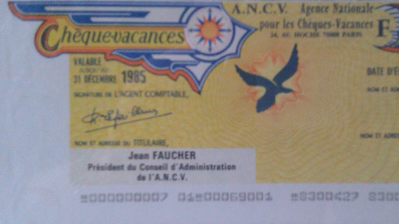 Ancien Chèque-Vacances photographié en 1995, illustration du dispositif ANCV