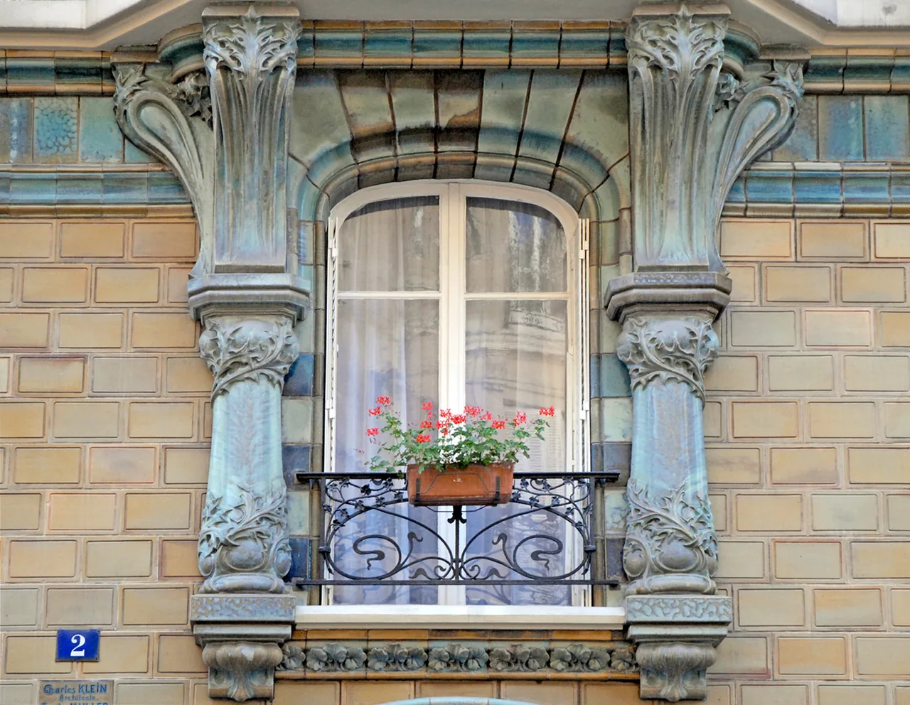 Fenêtre équipée d'un garde-corps à Paris