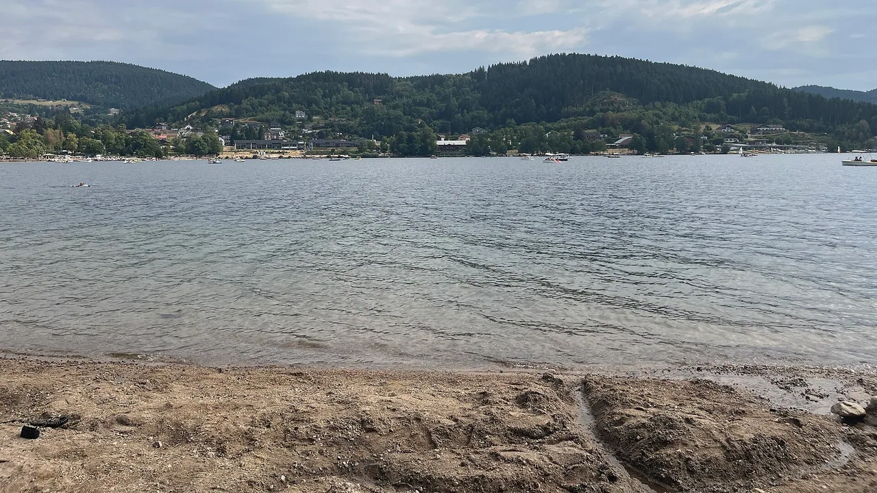 Lac de Gérardmer dans les Vosges en été