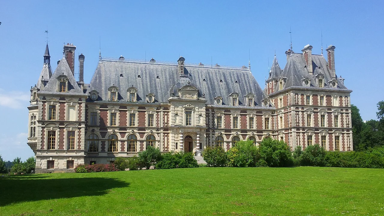 Façade du Château de Villersexel