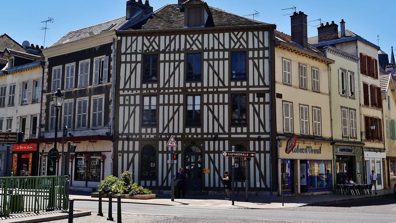 Rue Georges-Clemenceau à Troyes