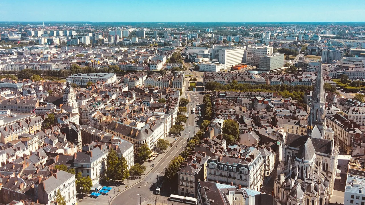 Vue aérienne du centre-ville de Nantes