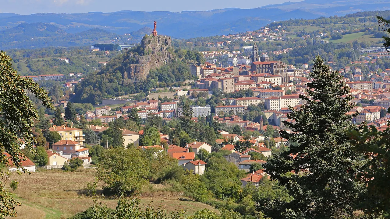 Vue générale du Puy-en-Velay en Haute-Loire