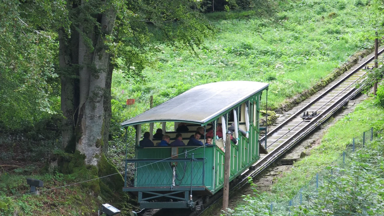 Voiture montante du funiculaire du Capucin au Mont-Dore