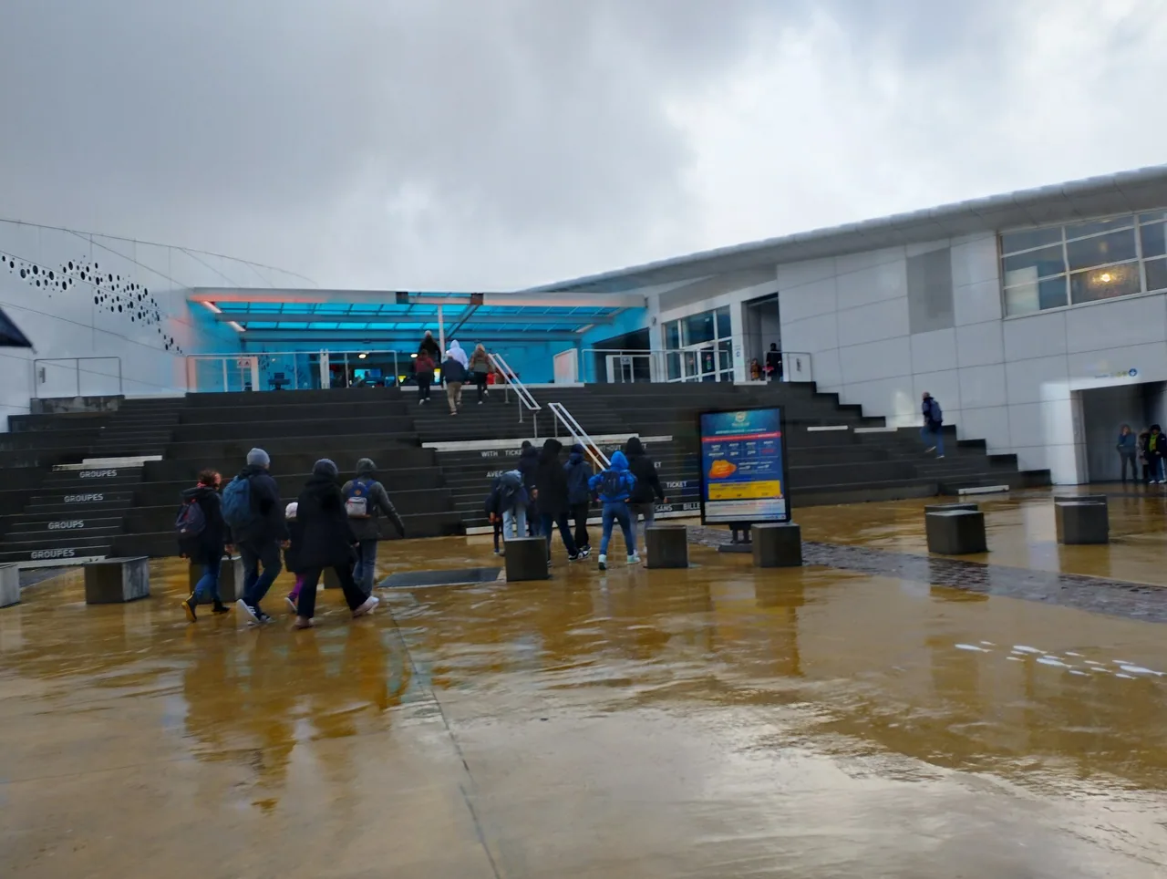 Entrée de l’aquarium Nausicaá à Boulogne-sur-Mer