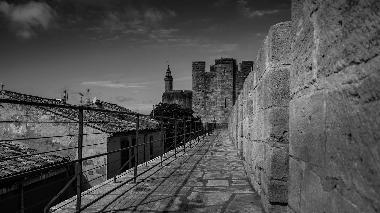 Chemin de ronde des remparts d'Aigues-Mortes