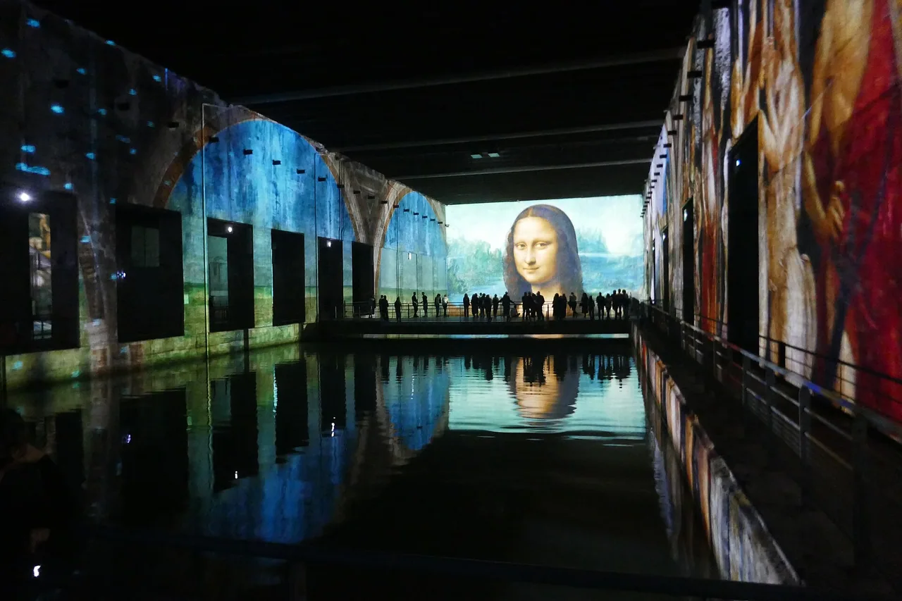 Projections lumineuses dans les Bassins des Lumières à Bordeaux