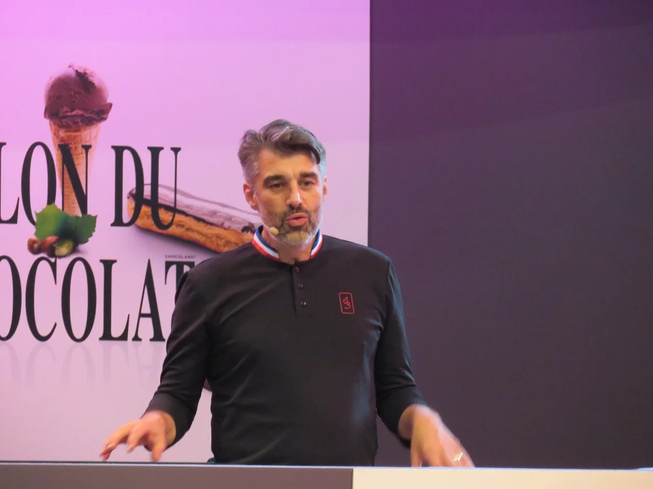 Démonstration de pâtisserie au Salon du Chocolat de Paris en 2017