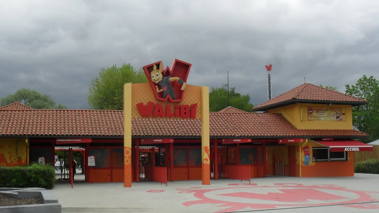Entrée du parc Walibi Rhône-Alpes aux Avenières