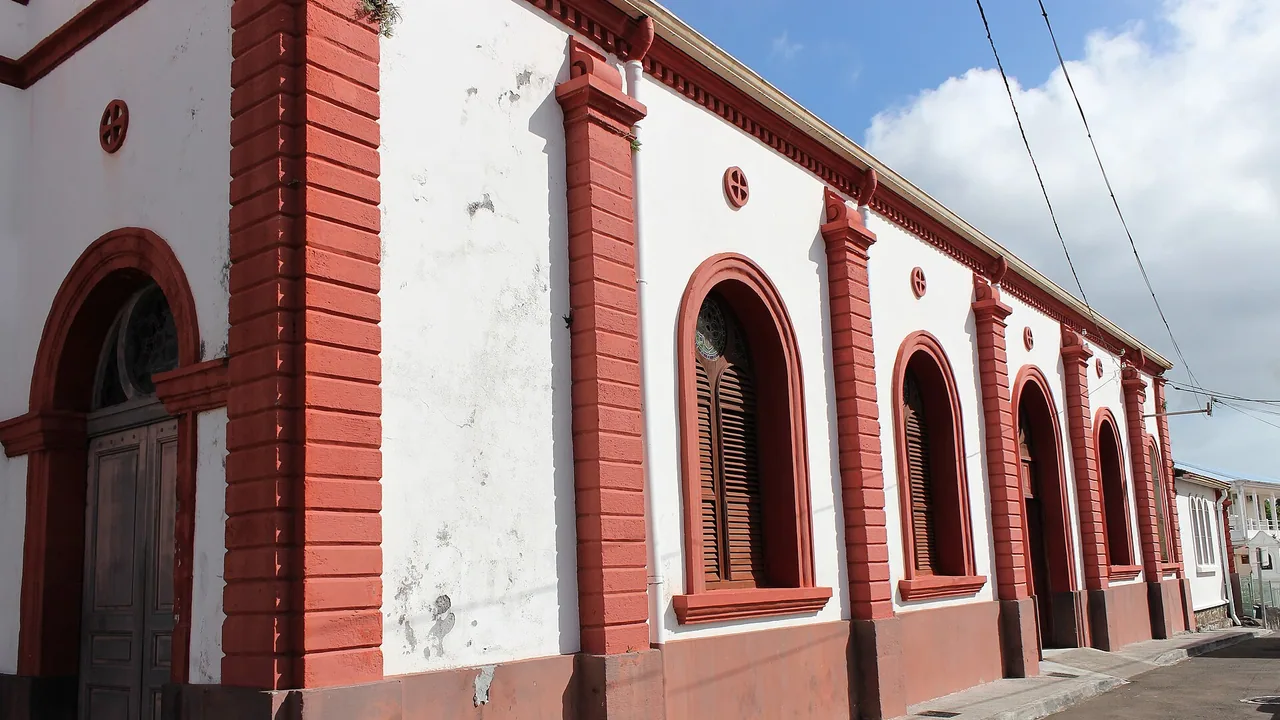 Église Notre-Dame-de-la-Nativité à Ducos en Martinique, photographie du centre de la commune hors événement Chanté Nwel