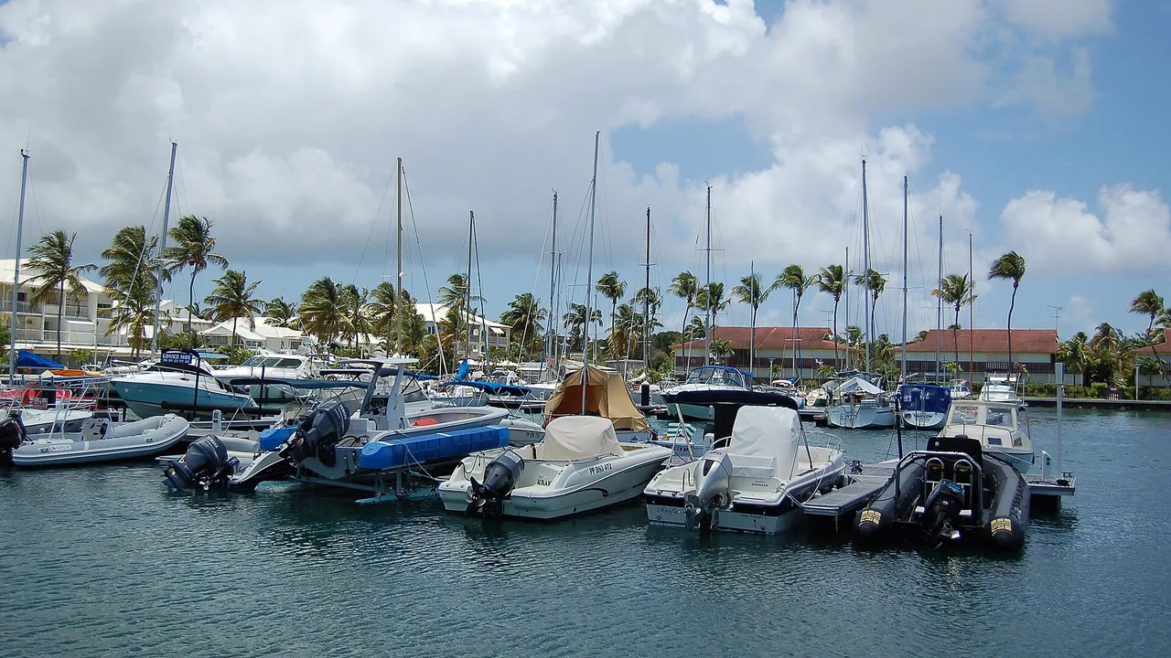 Vue de la marina de Saint-François en Guadeloupe en août 2009, photographie du contexte local ne montrant pas l'atelier de cuisine Sab et Sens.