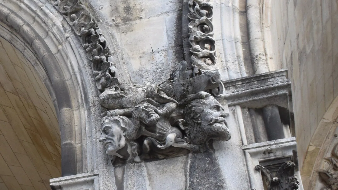 Façade ouest de la cathédrale de Laon, repère géographique dans l'Aisne