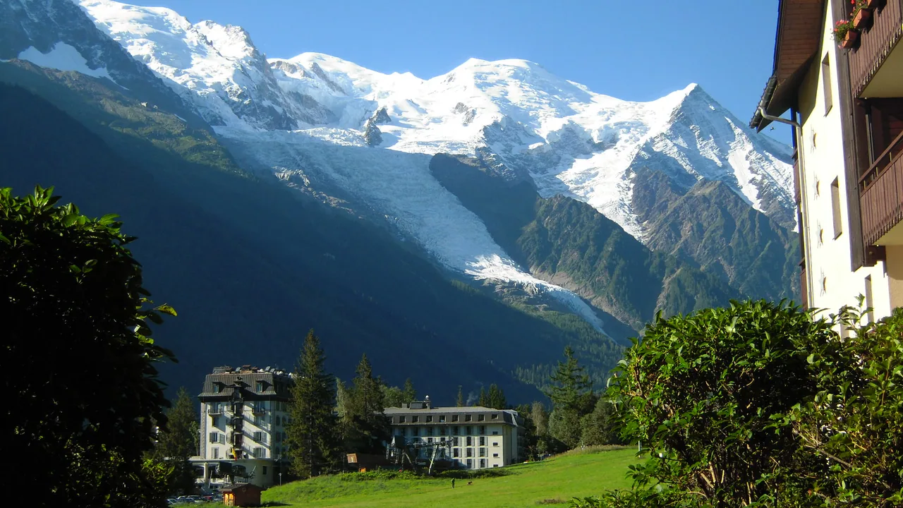 Massif du Mont-Blanc photographié depuis Chamonix en 2010, paysage du territoire du festival Les Petits Asticots