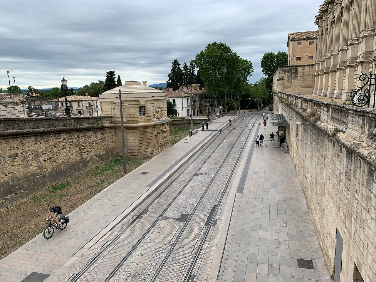 Station de tramway Peyrou Arc de Triomphe à Montpellier en juillet 2021