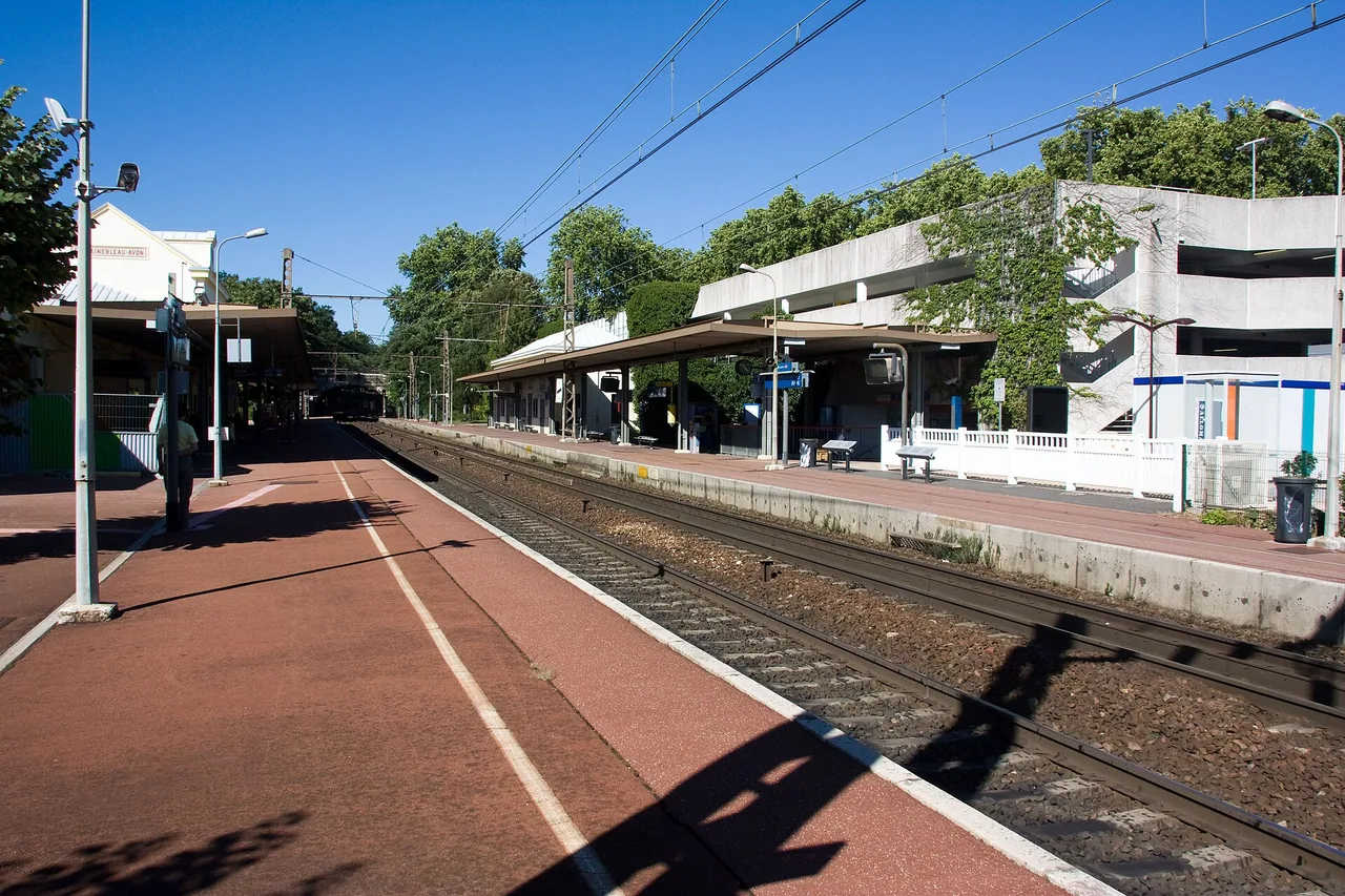 Vue de la gare de Fontainebleau-Avon, point d'arrivée en train depuis Paris