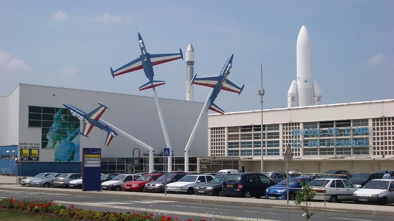 Façade du Musée de l'Air et de l'Espace au Bourget