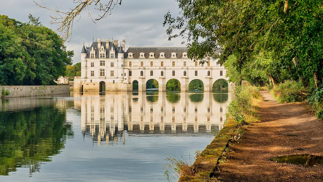 Château de Chenonceau au-dessus du Cher, photographié hors décorations de Noël