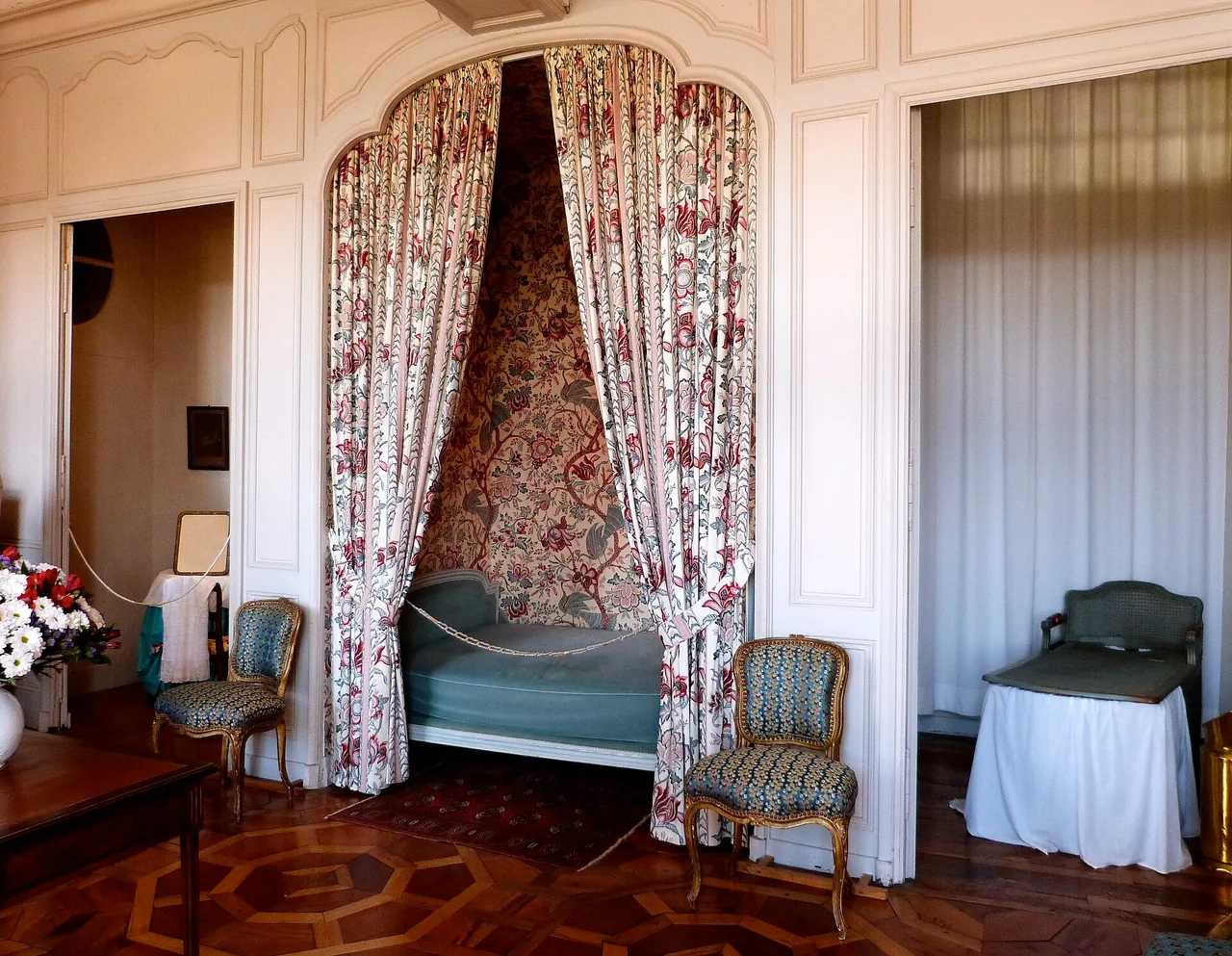 Chambre meublée du château de Villandry, photographiée hors période de Noël