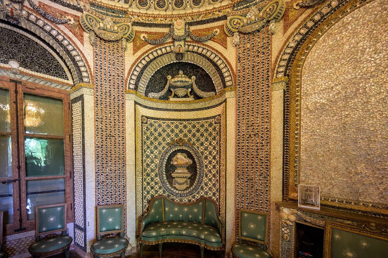 Chaumière aux Coquillages dans le parc du château de Rambouillet