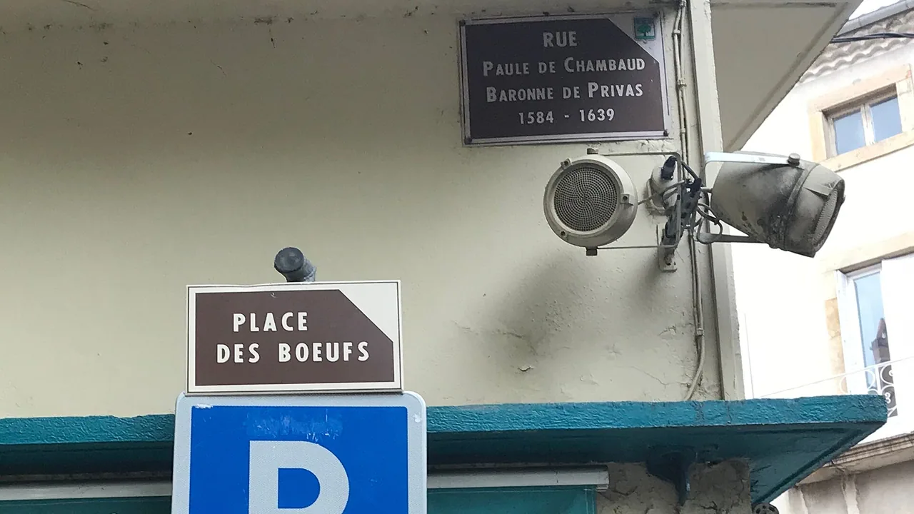 Rue Paule de Chambaud à Privas, en Ardèche