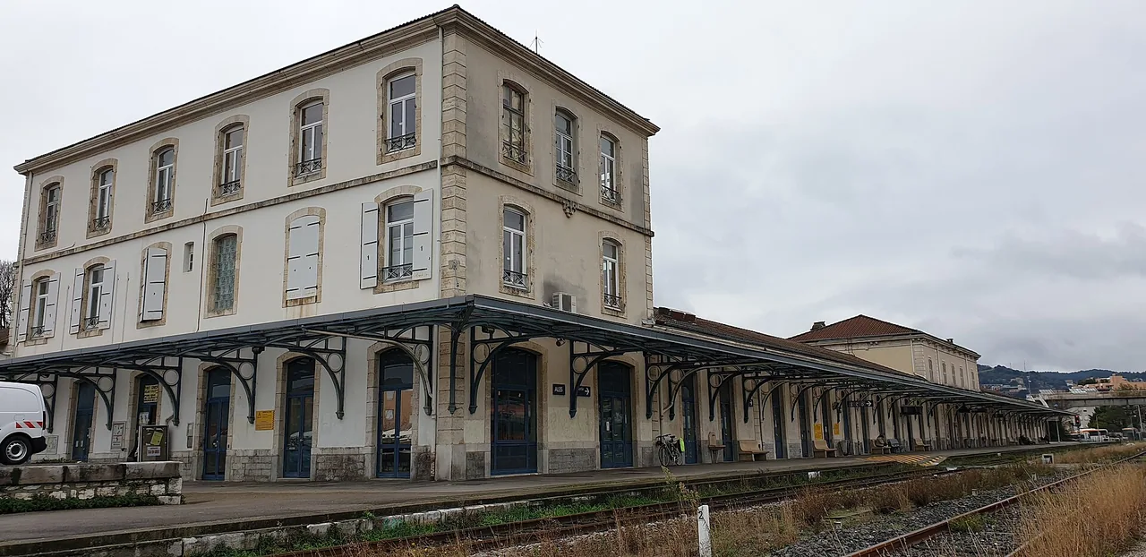 Vue de la gare ferroviaire d'Alès dans le Gard en janvier 2021
