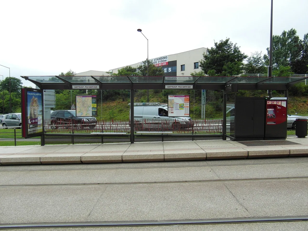Tramway du Mans près de la station Guetteloup - Pôle Santé Sud sur la ligne T1
